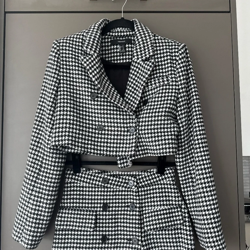Black White Houndstooth Cropped Blazer & Skirt Set Size S Thick Material - Picture 5 of 16